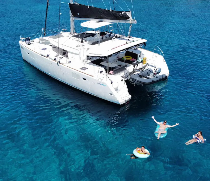 Full yacht travel option card image